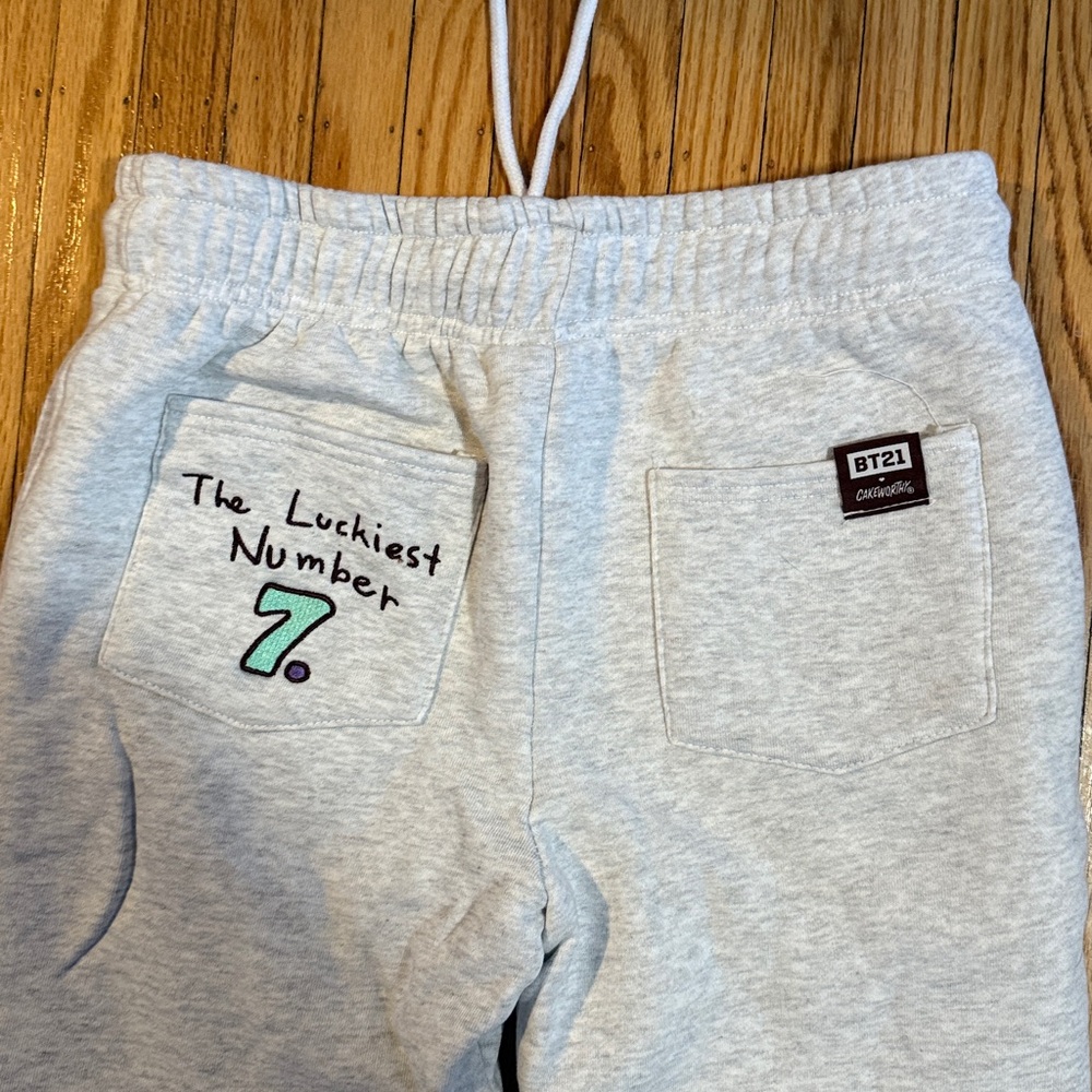 BT21 x Cakeworthy Joggers - Picture 6 of 6